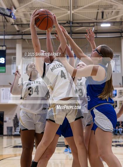 Thumbnail 3 in JV: Indianapolis Bishop Chatard @ Noblesville photogallery.