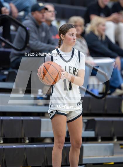 Thumbnail 3 in JV: Indianapolis Bishop Chatard @ Noblesville photogallery.