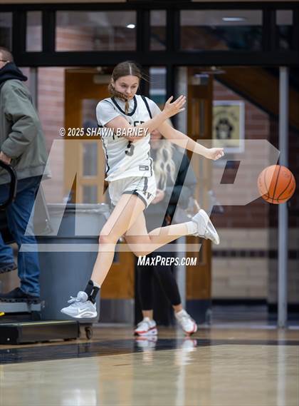 Thumbnail 3 in JV: Indianapolis Bishop Chatard @ Noblesville photogallery.