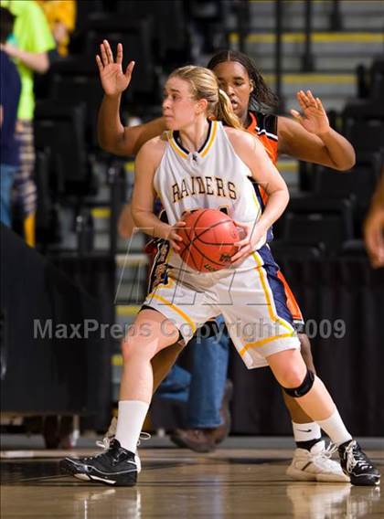 Thumbnail 1 in Loudoun County vs. Charlottesville (VHSL AA D4 Semifinal) photogallery.