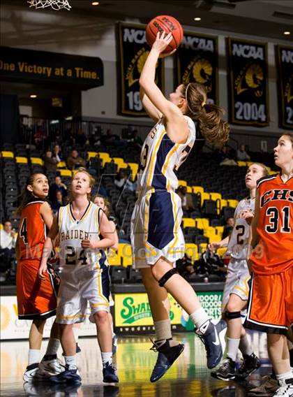 Thumbnail 1 in Loudoun County vs. Charlottesville (VHSL AA D4 Semifinal) photogallery.