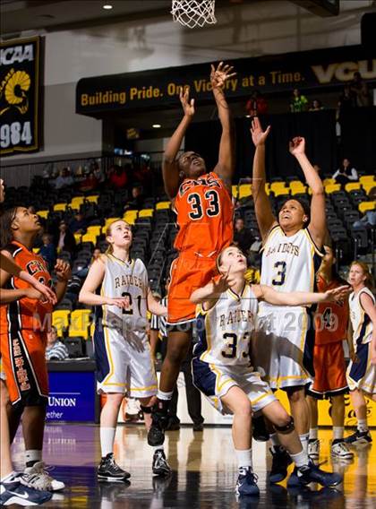 Thumbnail 1 in Loudoun County vs. Charlottesville (VHSL AA D4 Semifinal) photogallery.