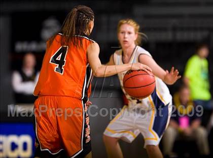 Thumbnail 3 in Loudoun County vs. Charlottesville (VHSL AA D4 Semifinal) photogallery.