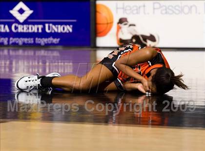 Thumbnail 2 in Loudoun County vs. Charlottesville (VHSL AA D4 Semifinal) photogallery.
