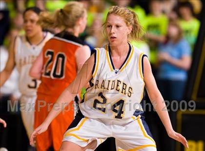 Thumbnail 2 in Loudoun County vs. Charlottesville (VHSL AA D4 Semifinal) photogallery.