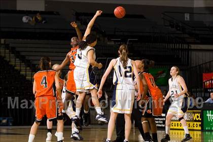 Thumbnail 1 in Loudoun County vs. Charlottesville (VHSL AA D4 Semifinal) photogallery.