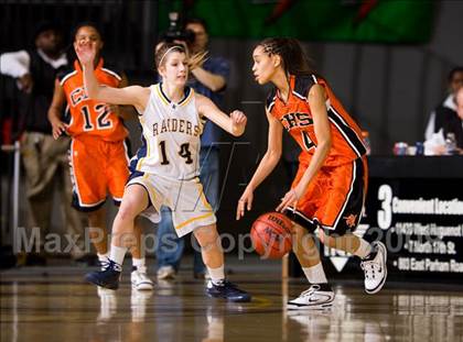 Thumbnail 2 in Loudoun County vs. Charlottesville (VHSL AA D4 Semifinal) photogallery.