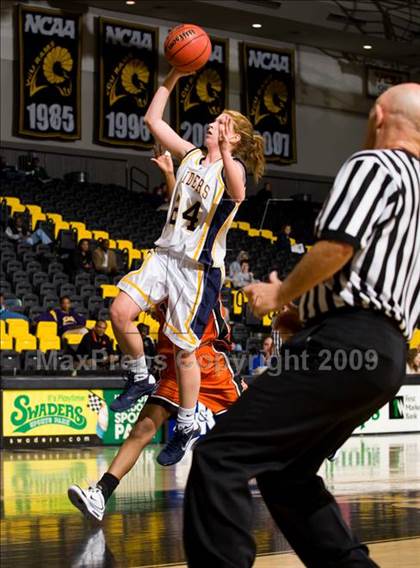 Thumbnail 1 in Loudoun County vs. Charlottesville (VHSL AA D4 Semifinal) photogallery.