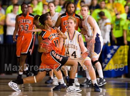 Thumbnail 1 in Loudoun County vs. Charlottesville (VHSL AA D4 Semifinal) photogallery.