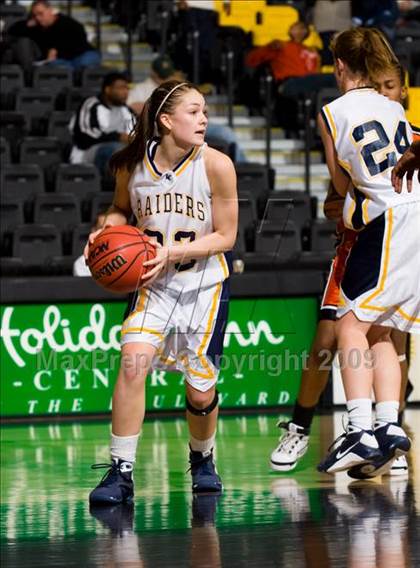 Thumbnail 3 in Loudoun County vs. Charlottesville (VHSL AA D4 Semifinal) photogallery.