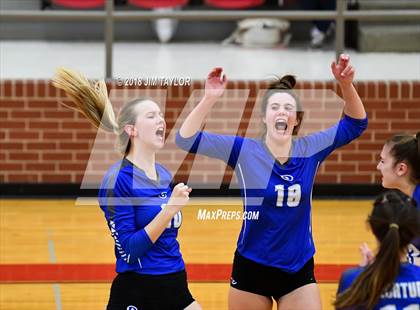 Thumbnail 2 in Stephenville vs. Decatur (4A Regional Quarterfinals) photogallery.
