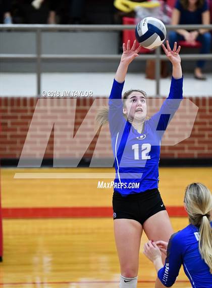 Thumbnail 2 in Stephenville vs. Decatur (4A Regional Quarterfinals) photogallery.