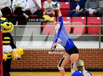 Thumbnail 3 in Stephenville vs. Decatur (4A Regional Quarterfinals) photogallery.