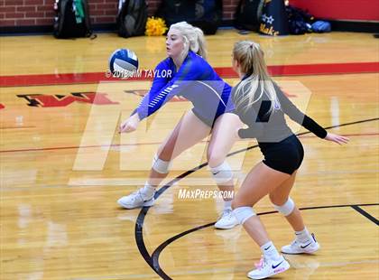 Thumbnail 1 in Stephenville vs. Decatur (4A Regional Quarterfinals) photogallery.