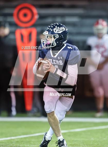 Thumbnail 3 in Punxsutawney vs Oil City (PIAA 4A 1st Rd) photogallery.