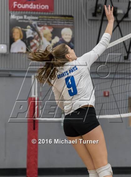 Thumbnail 3 in Grants Pass @ Foothill photogallery.
