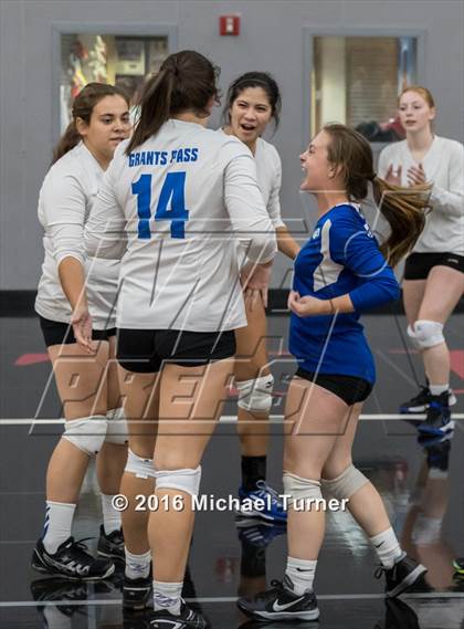 Thumbnail 3 in Grants Pass @ Foothill photogallery.
