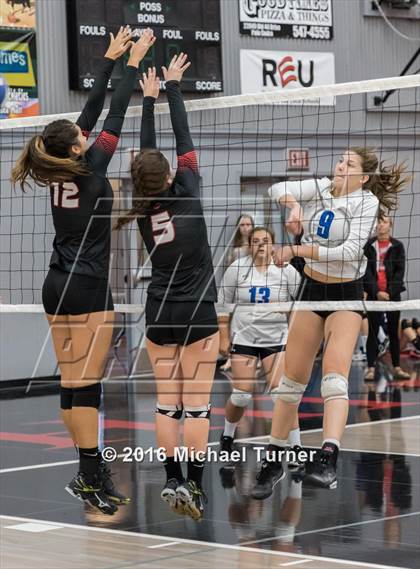 Thumbnail 1 in Grants Pass @ Foothill photogallery.