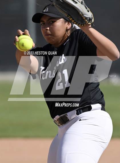 Thumbnail 3 in Villa Park @ Foothill photogallery.