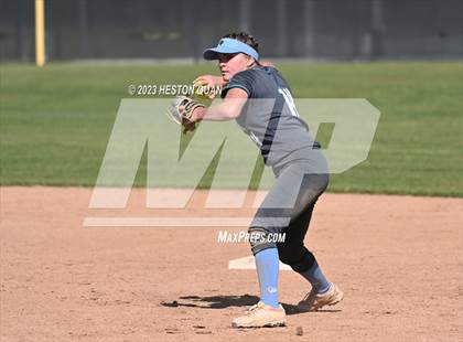 Thumbnail 1 in Villa Park @ Foothill photogallery.