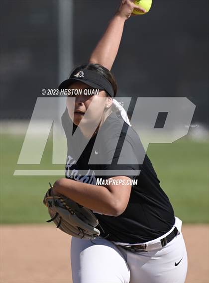 Thumbnail 1 in Villa Park @ Foothill photogallery.