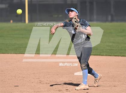 Thumbnail 3 in Villa Park @ Foothill photogallery.