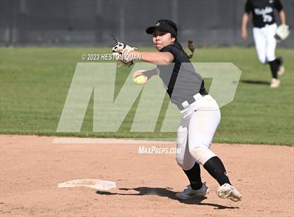 Thumbnail 1 in Villa Park @ Foothill photogallery.