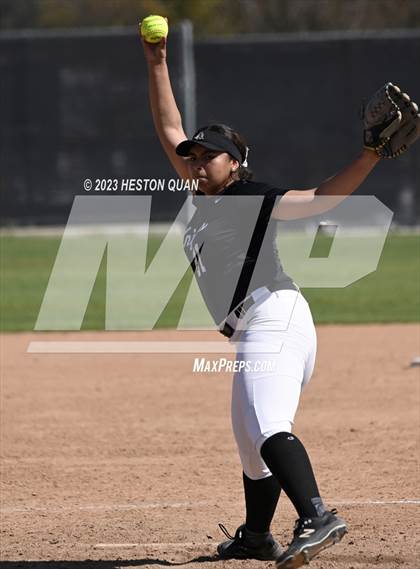 Thumbnail 3 in Villa Park @ Foothill photogallery.