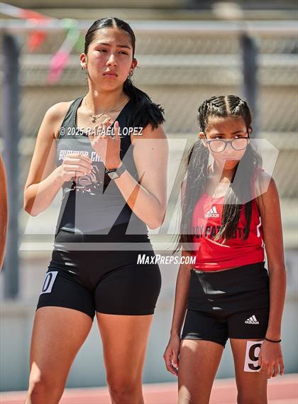 Thumbnail 1 in Panther Relays (3200M) photogallery.