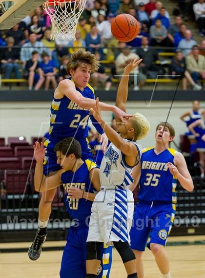 Thumbnail 2 in Alamo Heights vs. Lanier (Regional Quarterfinal) photogallery.