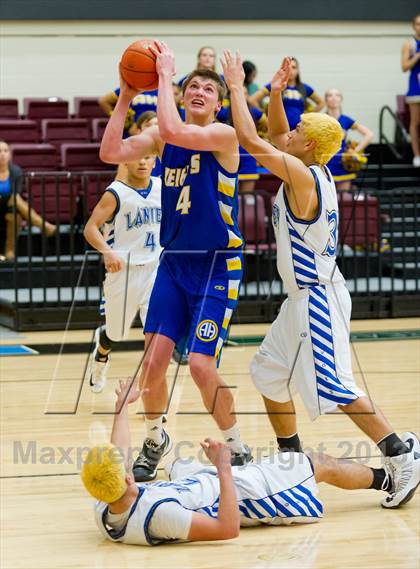 Thumbnail 3 in Alamo Heights vs. Lanier (Regional Quarterfinal) photogallery.