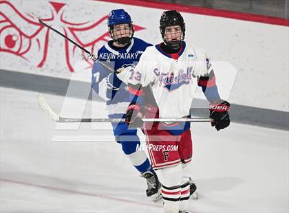 Thumbnail 3 in Darien @ Warde/Ludlowe photogallery.