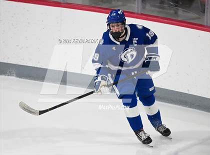 Thumbnail 3 in Darien @ Warde/Ludlowe photogallery.