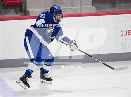 Thumbnail 3 in Darien @ Warde/Ludlowe photogallery.