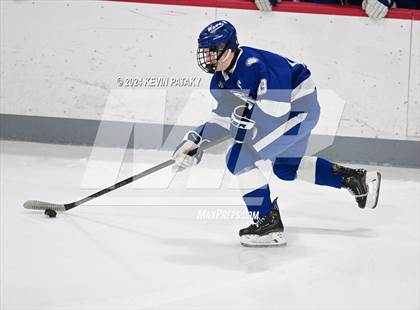 Thumbnail 3 in Darien @ Warde/Ludlowe photogallery.