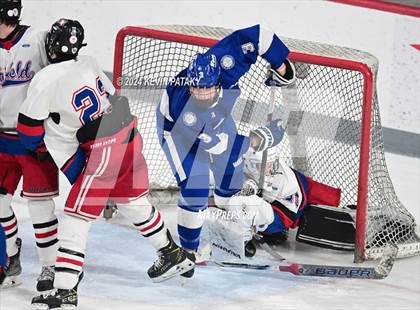 Thumbnail 1 in Darien @ Warde/Ludlowe photogallery.