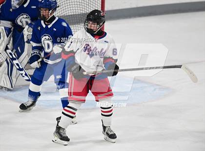 Thumbnail 2 in Darien @ Warde/Ludlowe photogallery.