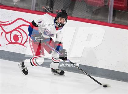 Thumbnail 1 in Darien @ Warde/Ludlowe photogallery.