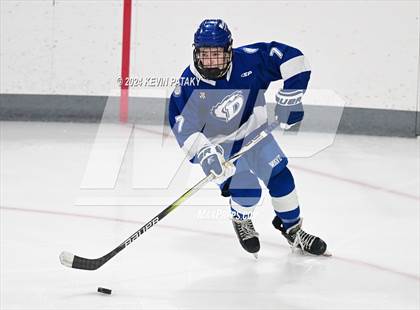 Thumbnail 3 in Darien @ Warde/Ludlowe photogallery.
