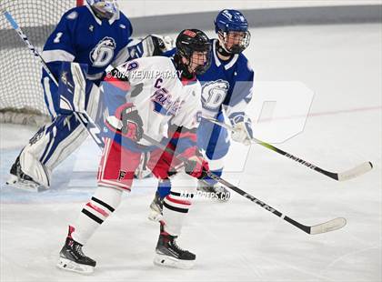 Thumbnail 1 in Darien @ Warde/Ludlowe photogallery.