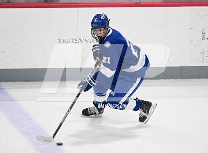 Thumbnail 3 in Darien @ Warde/Ludlowe photogallery.