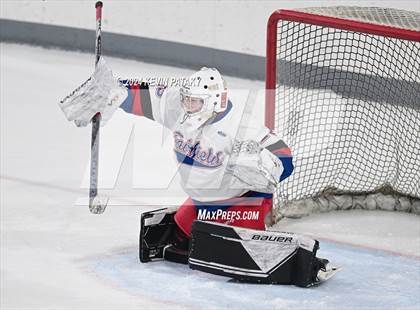 Thumbnail 1 in Darien @ Warde/Ludlowe photogallery.