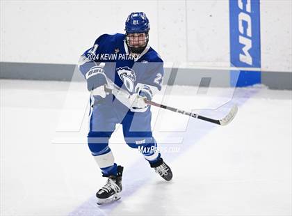 Thumbnail 3 in Darien @ Warde/Ludlowe photogallery.