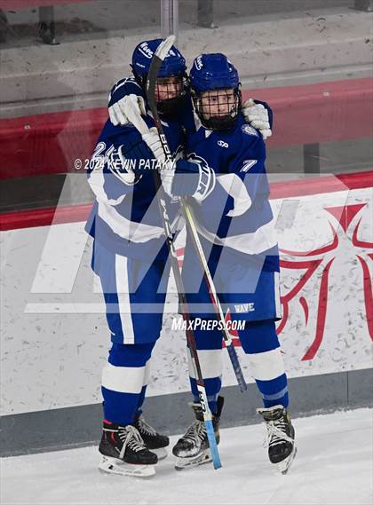 Thumbnail 3 in Darien @ Warde/Ludlowe photogallery.