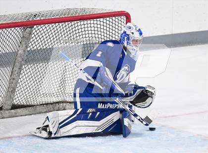 Thumbnail 3 in Darien @ Warde/Ludlowe photogallery.