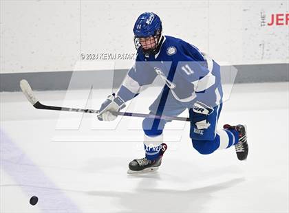 Thumbnail 1 in Darien @ Warde/Ludlowe photogallery.