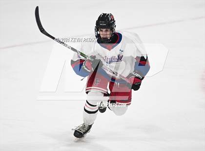 Thumbnail 1 in Darien @ Warde/Ludlowe photogallery.