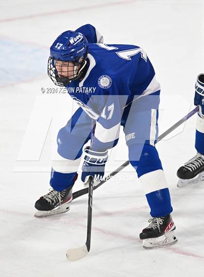 Thumbnail 3 in Darien @ Warde/Ludlowe photogallery.