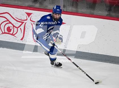 Thumbnail 3 in Darien @ Warde/Ludlowe photogallery.