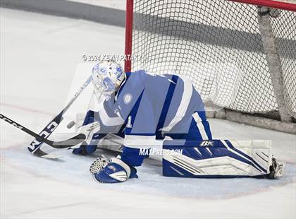 Thumbnail 3 in Darien @ Warde/Ludlowe photogallery.